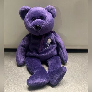 Ty Beanie Babies 1997 Princess Diana Purple Bear with Rose Retired